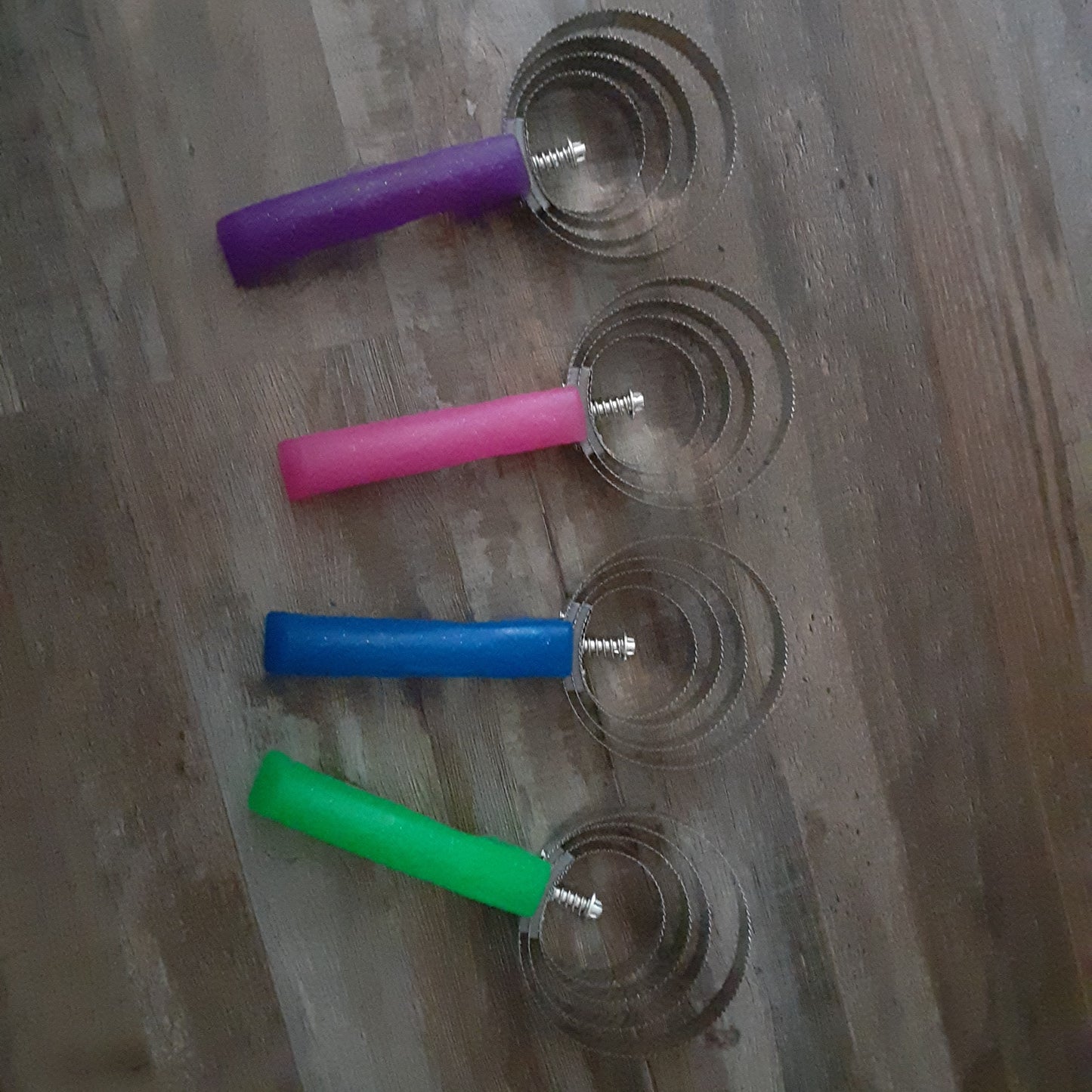 Showman Metal Glitter Spring Curry Comb Shedding Blade Brush